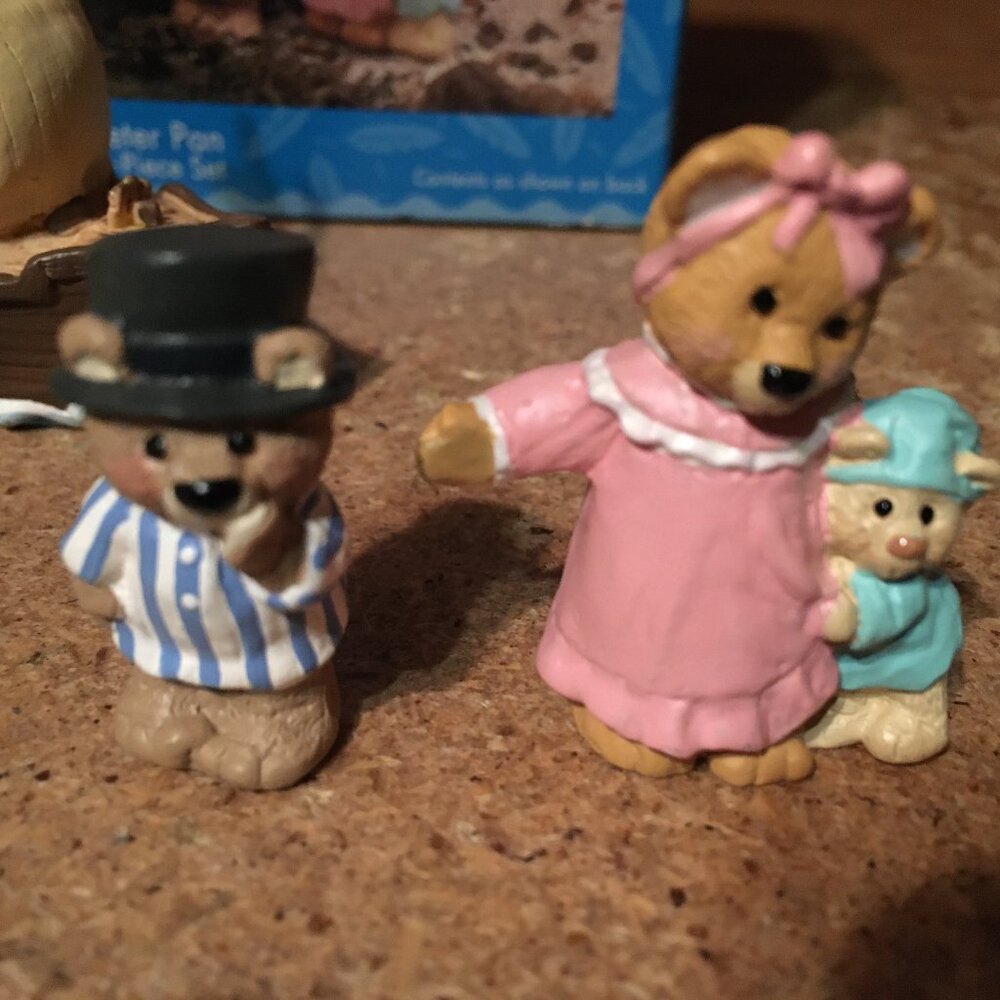 HALLMARK MERRY MINIATURES PETER PAN SET OF 5 TEDDY BEARS - Picture 2 of 8